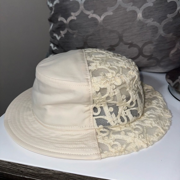 Christian Dior bucket hat - Picture 1 of 7